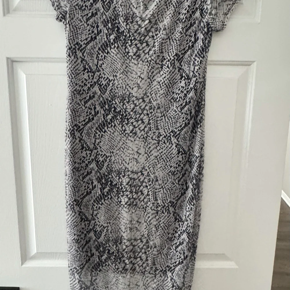 Dress - Picture 2 of 3